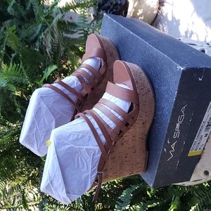 NIB Via Spiga Esther tan genuine leather strappy sandals with cork platform, 7.5